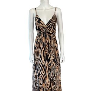 Chic Black and Tan Maxi Dress
fits S/M